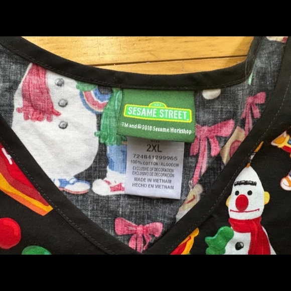 2XL SCRUB BERT ERNIE SESAME STREET - Picture 8 of 8